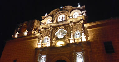 Iglesia Belen en Cajamarca bei Nacht