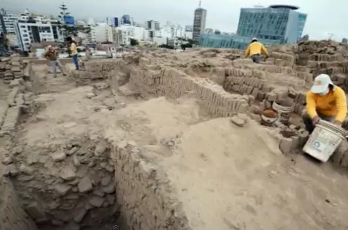 Vier prä-Inka Gräber in Lima entdeckt 