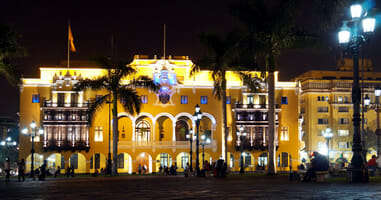 Palacio Municipal Stadtpalast Lima bei Nacht