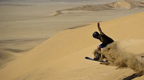 Sandboarding in der größten Düne der Welt – Cerro Blanco