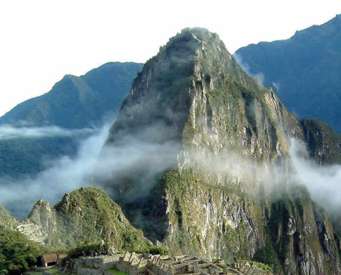 Huayna Picchu: Una aventura sobre las nubes de Machu Picchu