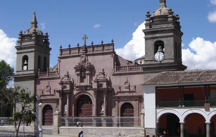 Die Basílica Catedral de Santa María de Ayacucho: Ein Zeugnis des Glaubens und der Geschichte