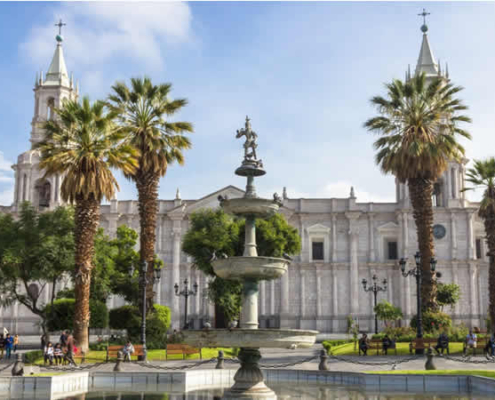 Arequipas Plaza de Armas: Das Herz der weißen Stadt und Tor zum UNESCO-Weltkulturerbe