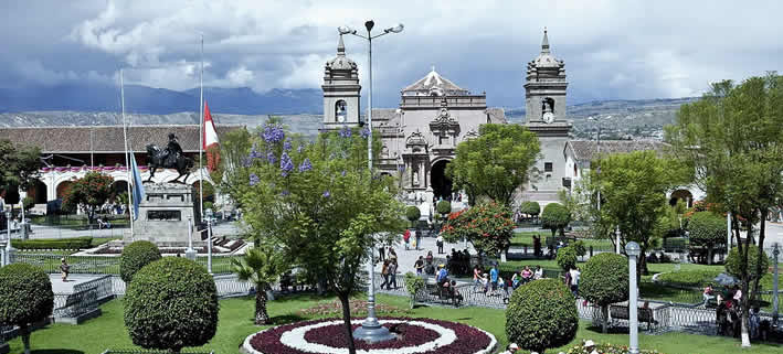 Santa Ana in Ayacucho: Das Handwerksviertel und Herzstück der peruanischen Volkskunst