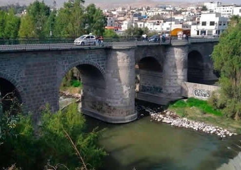 Puente del Grau in Arequipa: Historische Brücke und Touristen-Highlight in Peru