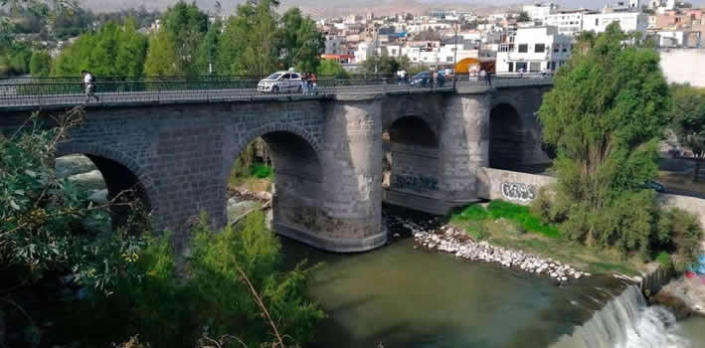 Puente del Grau in Arequipa: Historische Brücke und Touristen-Highlight in Peru