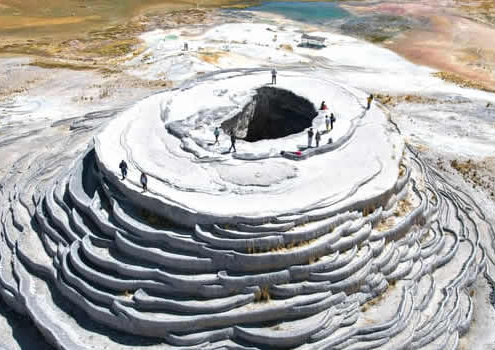 Vulkan Pachapupum: Der mystische „Nabel der Erde“ in Ayacucho, Peru