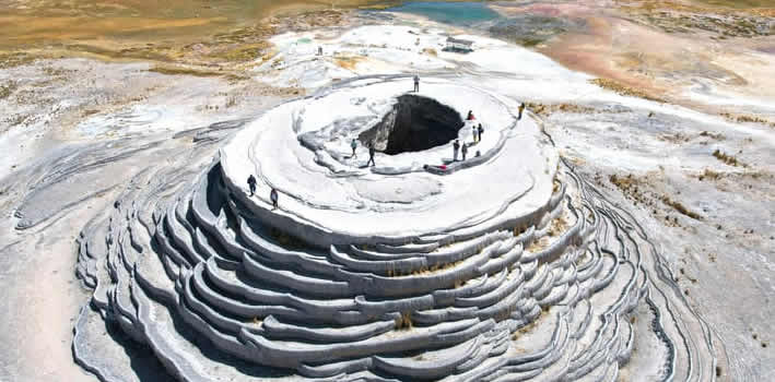 Vulkan Pachapupum: Der mystische „Nabel der Erde“ in Ayacucho, Peru