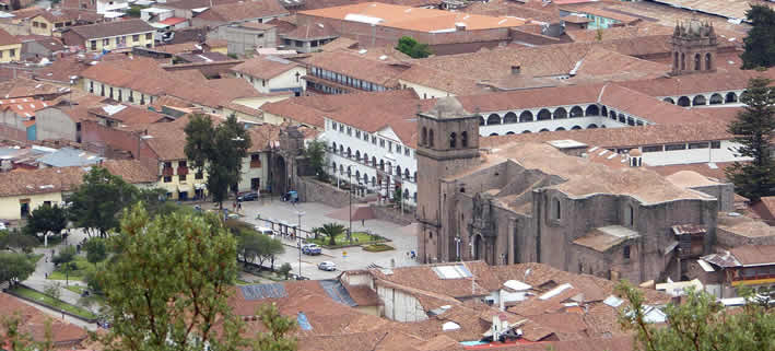 Die Plaza San Francisco in Cusco: Ein Ort voller Geschichte, Kultur und Natur