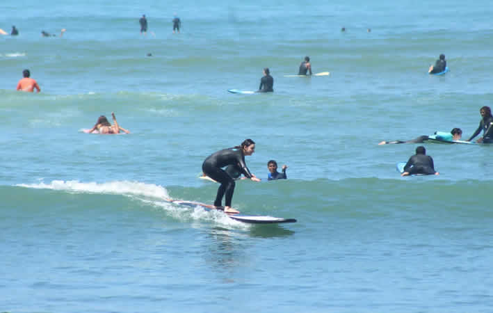 Playa Makaha – Ein Paradies für Surfer und Naturliebhaber in Lima