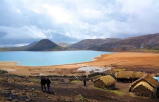 Ayacucho: Laguna Azul – Entdecke die Blaue Lagune