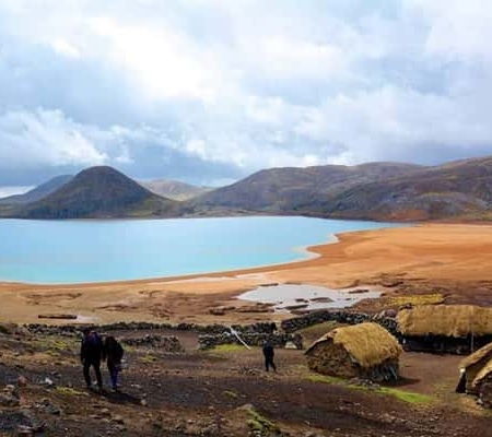 Ayacucho: Laguna Azul – Entdecke die Blaue Lagune