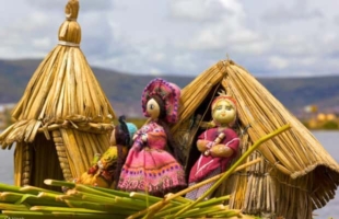 Ab Puno: Uros & Taquile – Tagestour mit Mittagessen und Eintritt