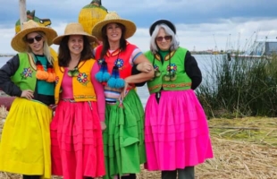Puno: Tagestour zu den Inseln Uros & Taquile mit Mittagessen
