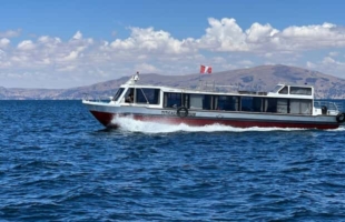 Puno: Titicacasee – Uros & Taquile mit Speedboot