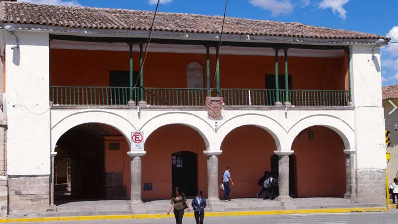 Casa Castilla y Zamora – Del Palacio Episcopal al corazón de la Universidad San Cristóbal de Huamanga