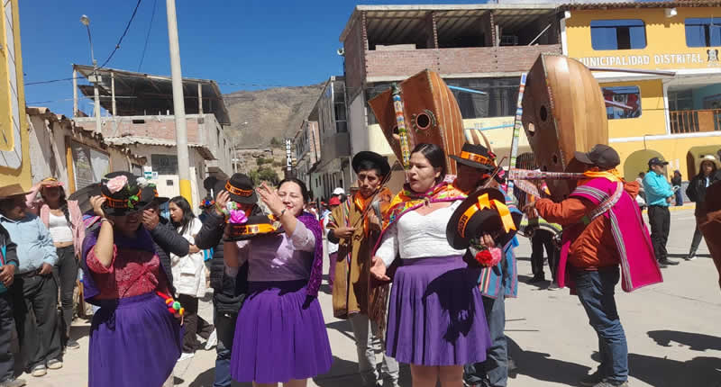 Festividad Santísima Trinidad en Andamarca – Fe, ganadería y música en el valle del Sondondo
