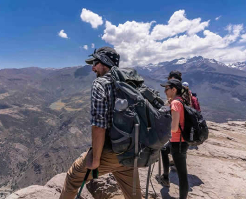 Observatorio natural de cóndores en el Cañón de Yanapaqcha – Balcón rocoso sobre el Sondondo Observatorio natural de cóndores en el Cañón de Yanapaqcha – Balcón rocoso sobre el Sondondo