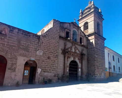 Iglesia y Convento de San Francisco de Asís – Herencia franciscana y armonía arquitectónica en Ayacucho Iglesia y Convento de San Francisco de Asís – Herencia franciscana y armonía arquitectónica en Ayacucho