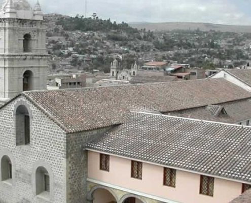 Iglesia y Monasterio de Santa Clara de Asís – El primer convento femenino de Ayacucho y un lugar de tradición viva