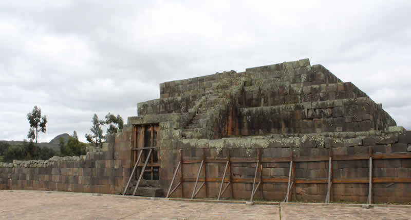 Pirámide Ushnu de Vilcas Huamán – Ceremonias y legado inca
