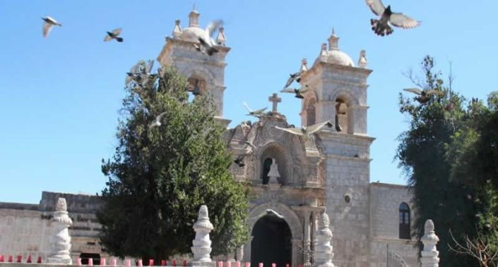 Kirche San Miguel Arcángel de Cayma – Barockjuwel von Arequipa
