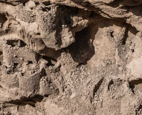 Tumbas de Shininea – Geheimnisvolle Grabstätten am Colca-Fluss Tumbas de Shininea – Geheimnisvolle Grabstätten am Colca-Fluss