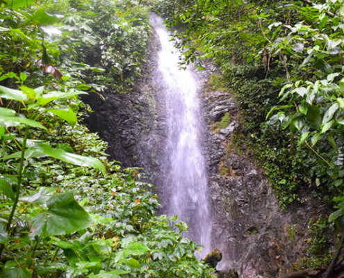Catarata Virgen Ccasa – versteckter Wasserfall in Llochegua, Ayacucho Catarata Virgen Ccasa – versteckter Wasserfall in Llochegua, Ayacucho