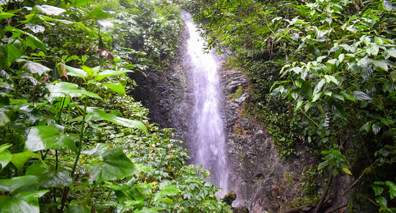 Catarata Virgen Ccasa – versteckter Wasserfall in Llochegua, Ayacucho