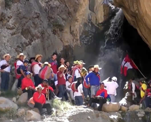 Wasserfest in Charcana – Escarbo de Acequia im Cotahuasi-Tal