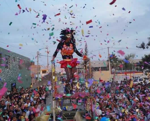Los Huachanacos: Der Karneval von San José in Mariscal Cáceres