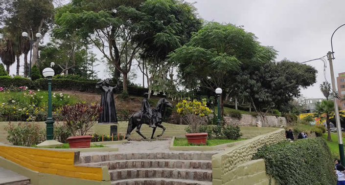 Plazuela Chabuca Granda Plazuela Chabuca Granda – poetisches Podium über der Bajada de los Baños
