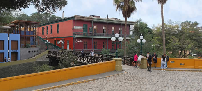 Puente de los Suspiros – Barrancos ikonische Holzbrücke über der Bajada de los Baños