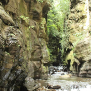 Arco Punco – espectacular arco de roca natural en el río Tambopata