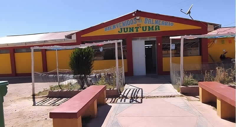 Baños termales en la meseta del Altiplano