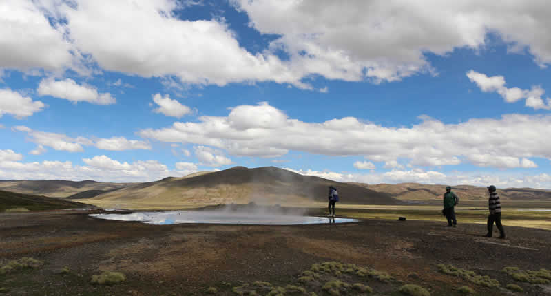 Baños Termales Geiseres de Pinaya – Heiße Quellen im Hochland von Santa Lucía