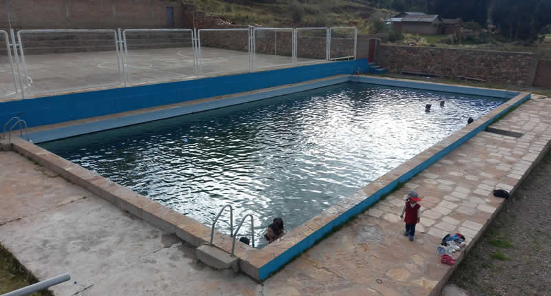 Thermales Badeerlebnis im Altiplano von Huancané