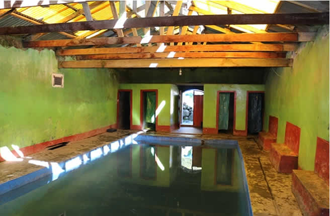 Thermalbad Baño Pampa nahe Limbani in der Region Puno