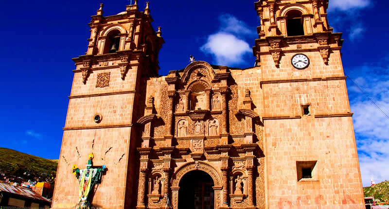  Basilica Menor de la Catedral de Puno an der Plaza Mayor Basilica Menor de la Catedral de Puno – Barockjuwel im Herzen der Stadt