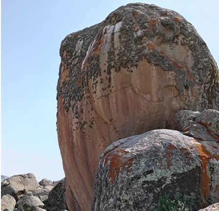 Oval geformter Felsen