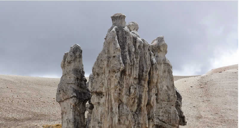 Bosque de Rocas Gótico de Sillatira – Die steinerne Kathedrale von Quelcaya