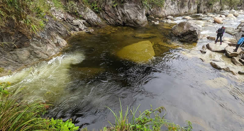 Wasserfall in der Yunga-Region