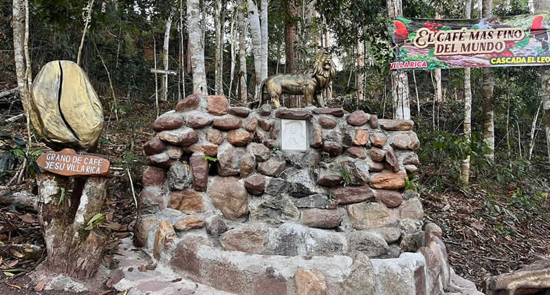 Aussichtspunkt, Brücke und Servicebereiche