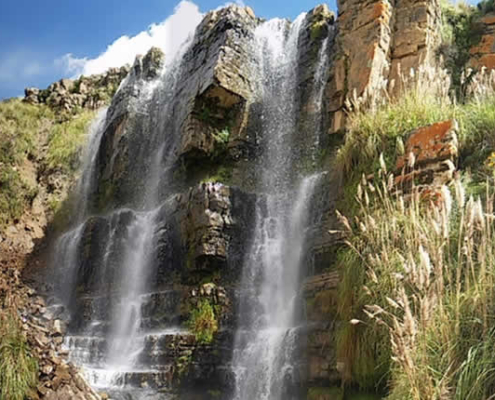 Catarata Chichanaco de Mijani: Andenwasserfall bei Putina