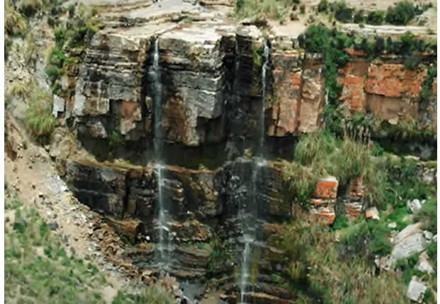 Vista hacia la Catarata Chichanaco de Mijani