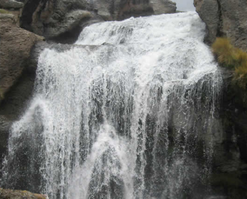 Cataratas de Vila Vila – Hochandiner Wasserfall bei Vilavila Cataratas de Vila Vila – Hochandiner Wasserfall bei Vilavila