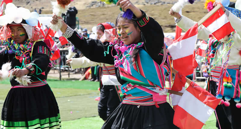 Festival de Danzas Allinqhapaq Raymi – Hochandines Tänzespektakel in Macusani