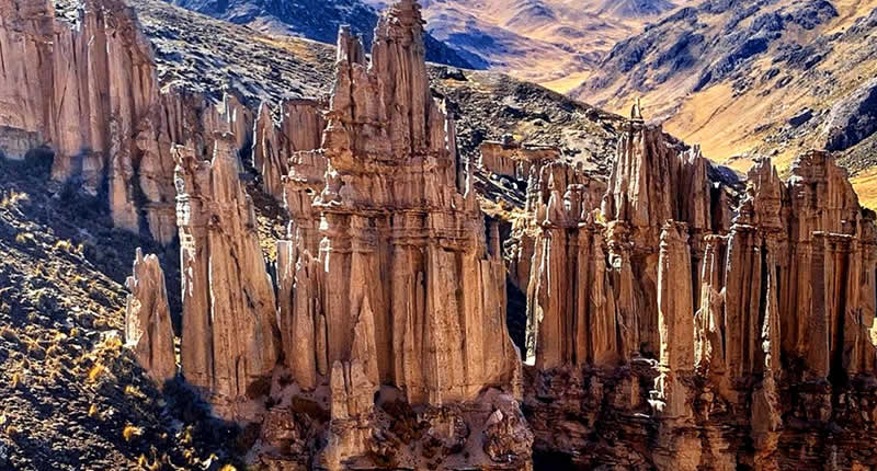 Formación Rocosa de Pacunasa – Die gotische Steinstadt der Cordillera de Carabaya