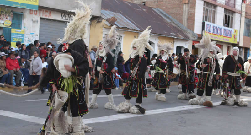 La Danza Guerrera de los Unkakus aus Pacaje bei Macusani in Puno