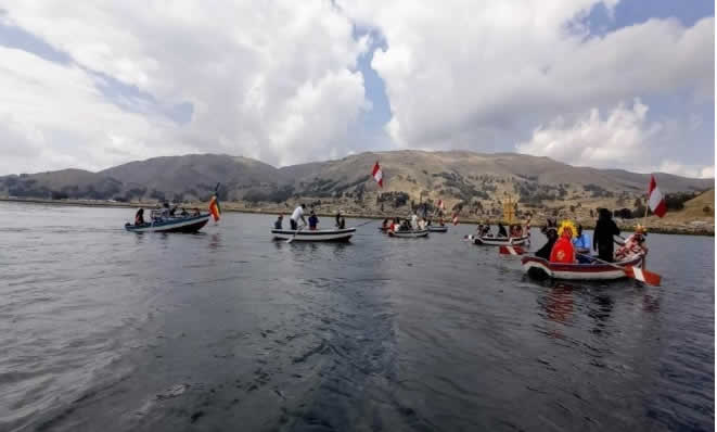 Laguna de Arapa nahe der Ortschaft Arapa in der Region Puno